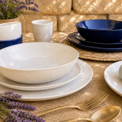 Lot de 6 grandes assiettes, OIA