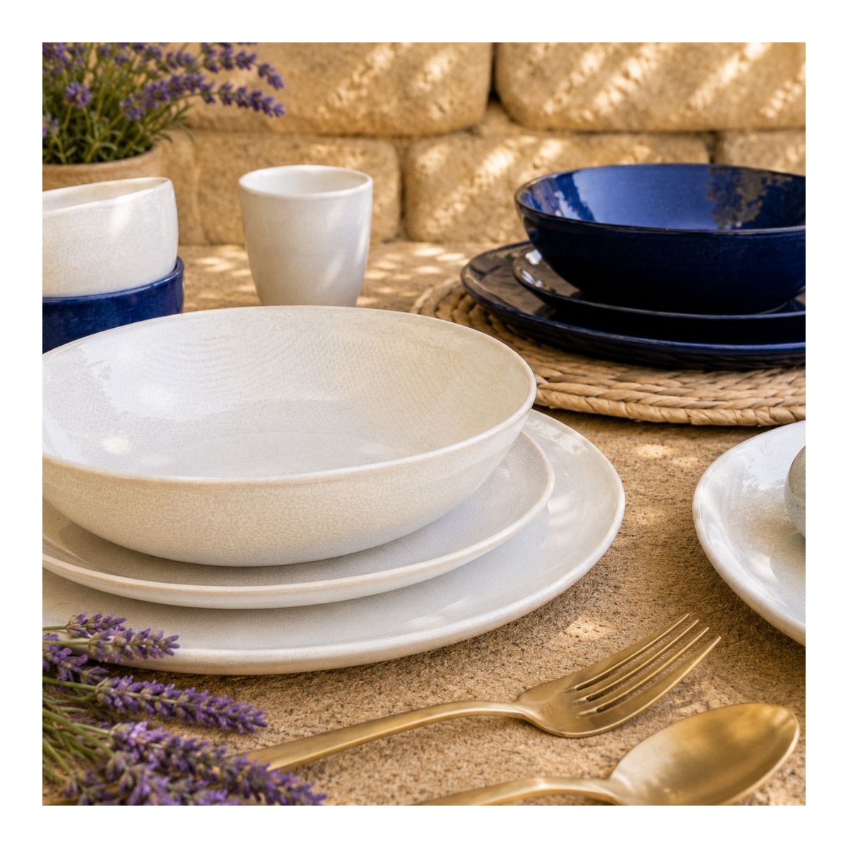 Lot de 6 grandes assiettes, OIA