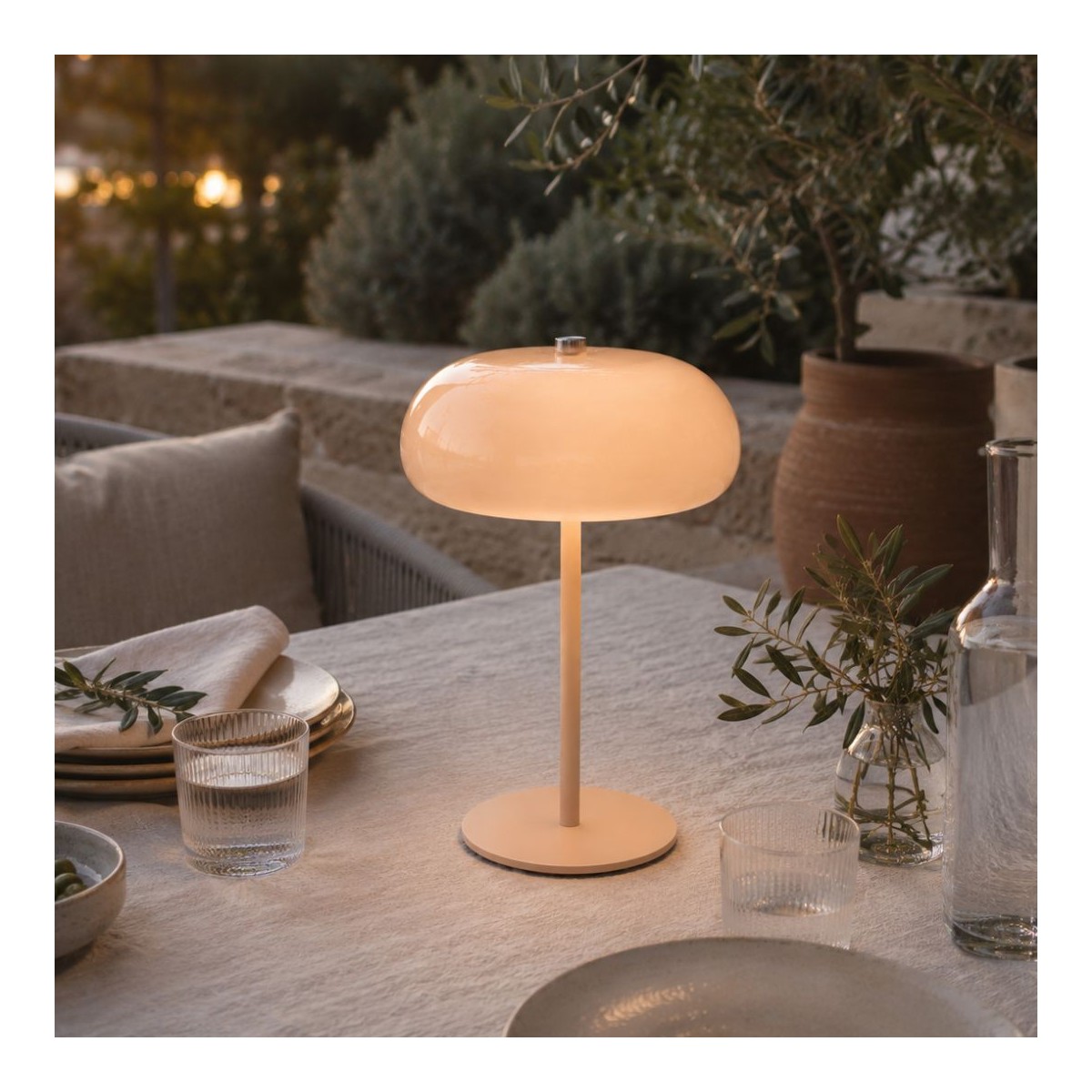 Lampe à poser rose, LUCI