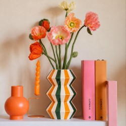 Vase zigzag vert peint  à la main, Roséa