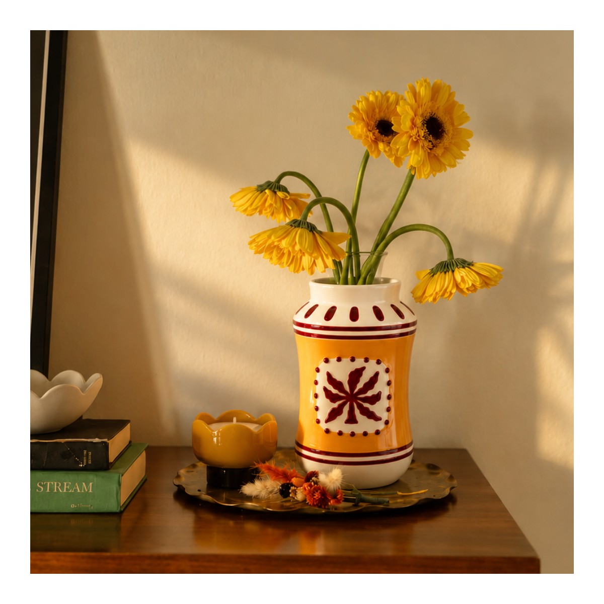 Vase galbé orange peint à la main, Roséa