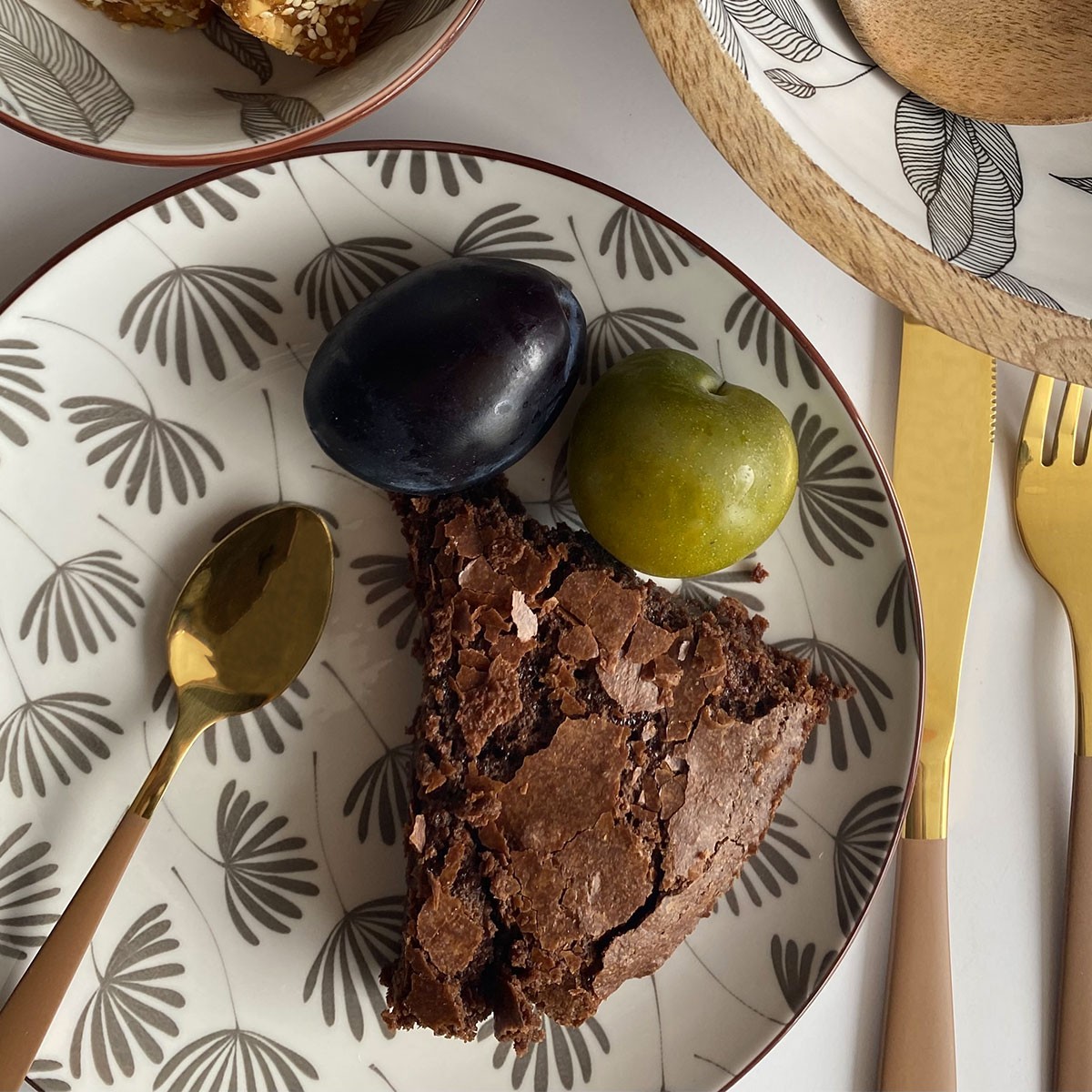 EC-YOKOM24PC - Ménagère 16 pièces en inox gold et beige, YOKOTE