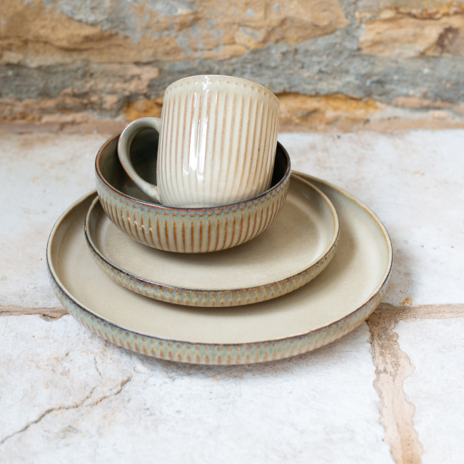 Lot de 6 grandes assiettes, TERRALHA Lot de 6 grandes assiettes, TERRALHA