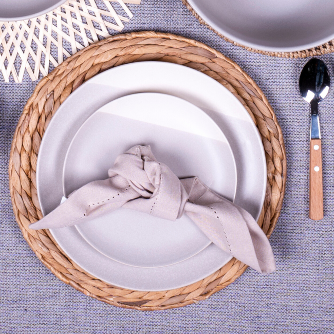 Lot de 6 grandes assiettes, TERRE DE SIENNE Lot de 6 grandes assiettes, TERRE DE SIENNE