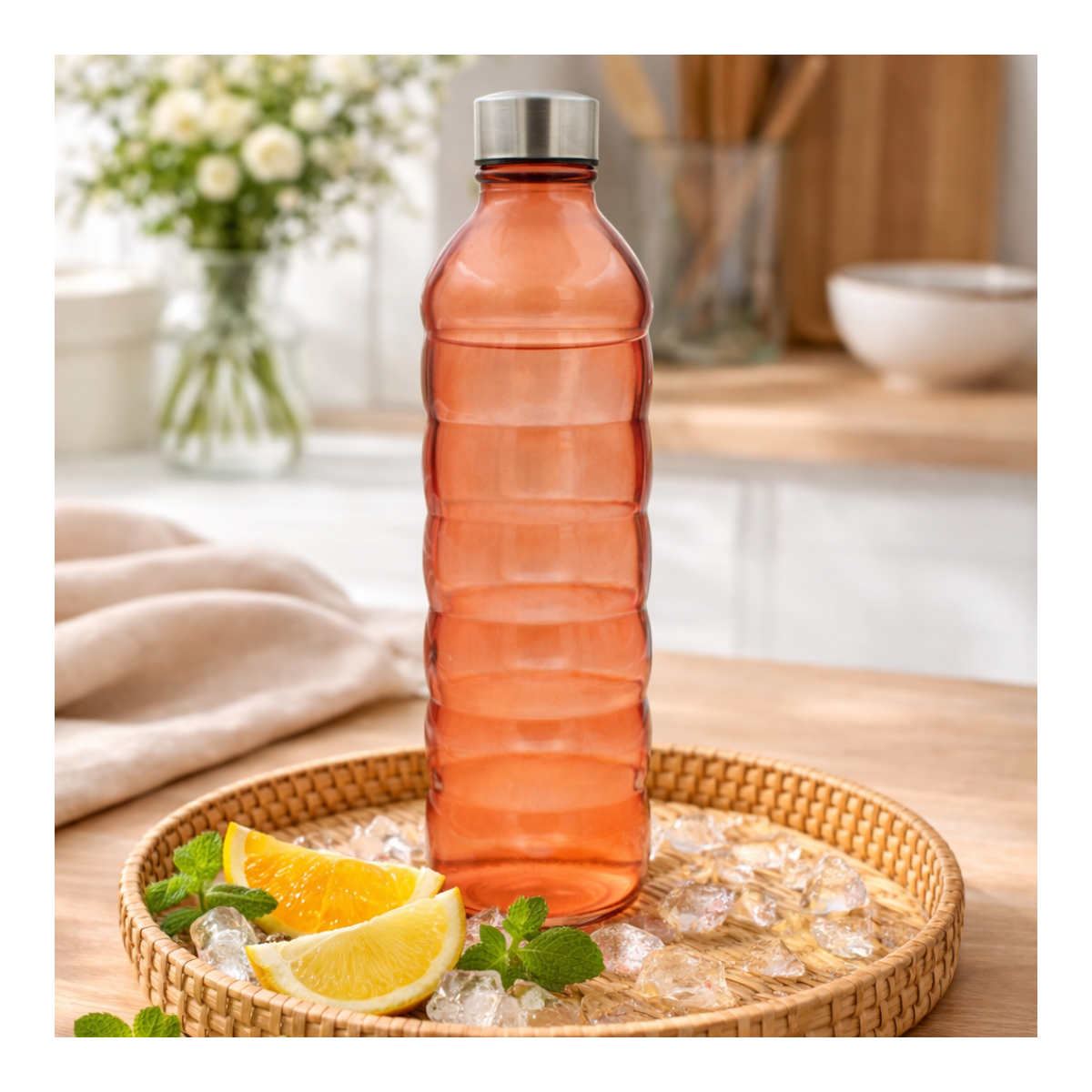 Bouteille orange en verre coloré,