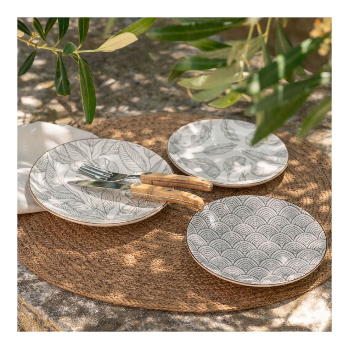 Lot de 6 grandes assiettes, SASEBO