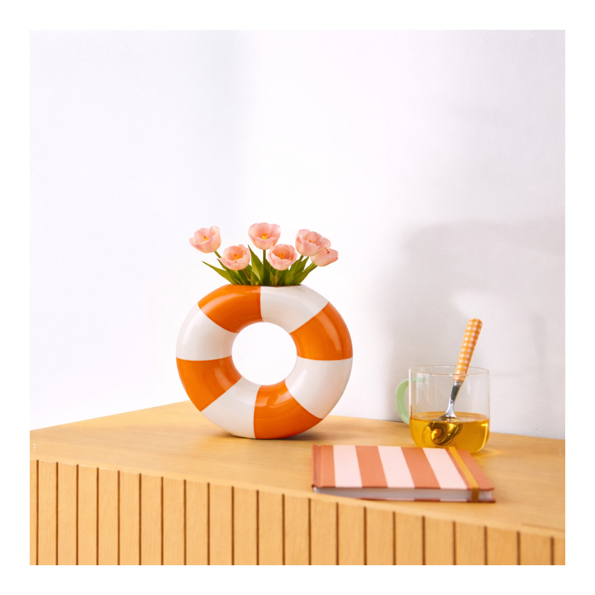 Vase en forme de bouée orange, Studio Rosalie