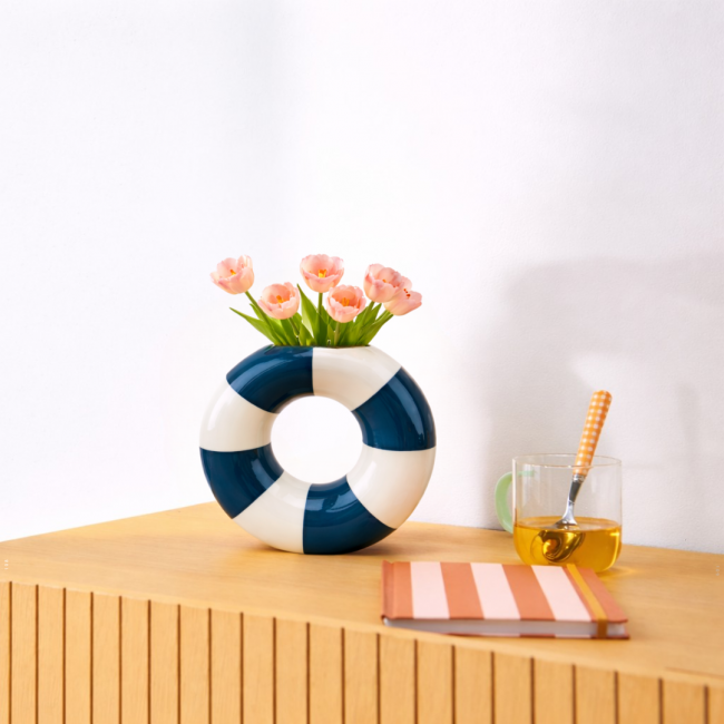 Vase en forme de bouée bleue, Studio Rosalie