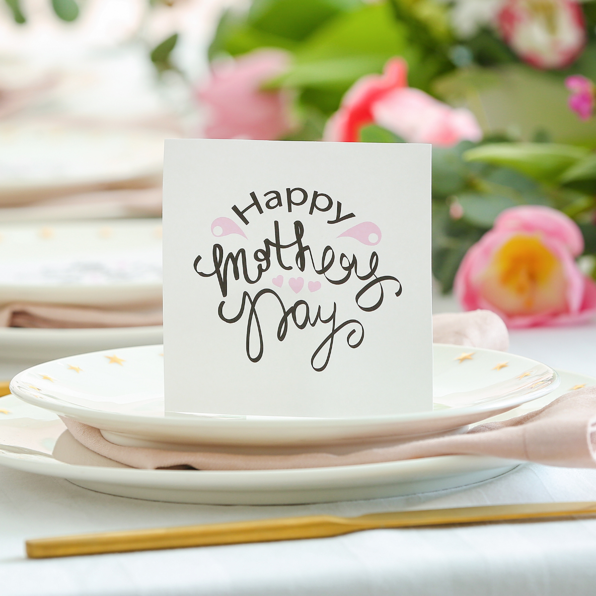 Réussir une table parfaite pour la Fête des Mères : Astuces et conseils pratiques Artime-home.com - F2J.COM SAS